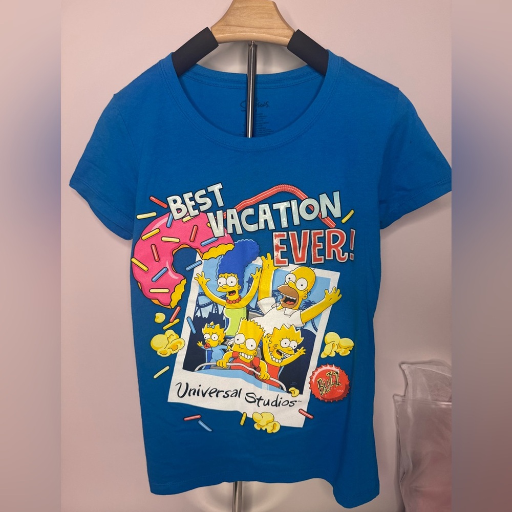 Universal Studios Blue Short Sleeve  simpsons vacation tee shirt women’s medium